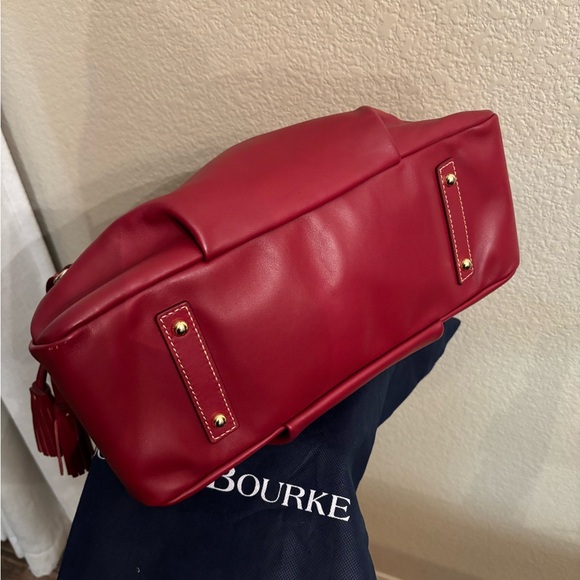 Dooney & Bourke's Teagan Mulberry Purse. - Picture 7 of 16